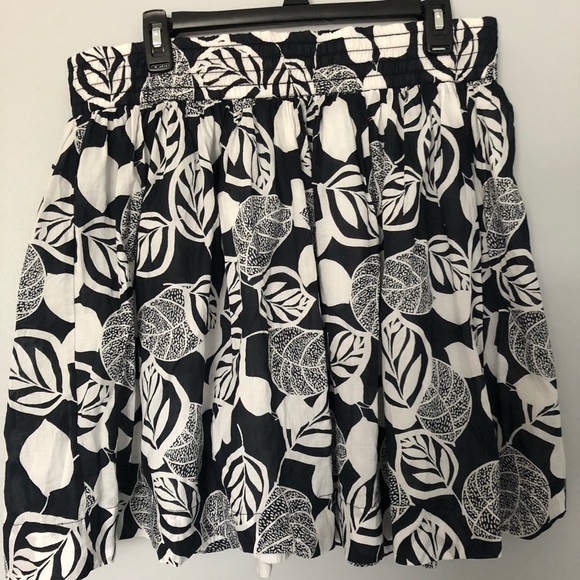 Banana Republic Dresses & Skirts - LOWEST PRICE Banana Republic Printed Skirt Sz 12